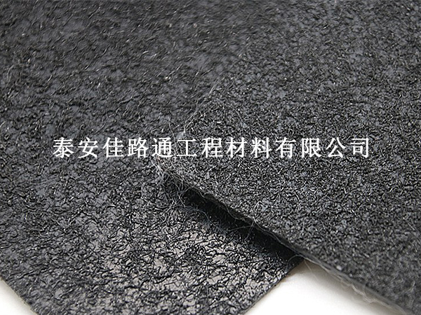 糙面土工膜斜坡防滑技巧：穩(wěn)固工程，安全先行